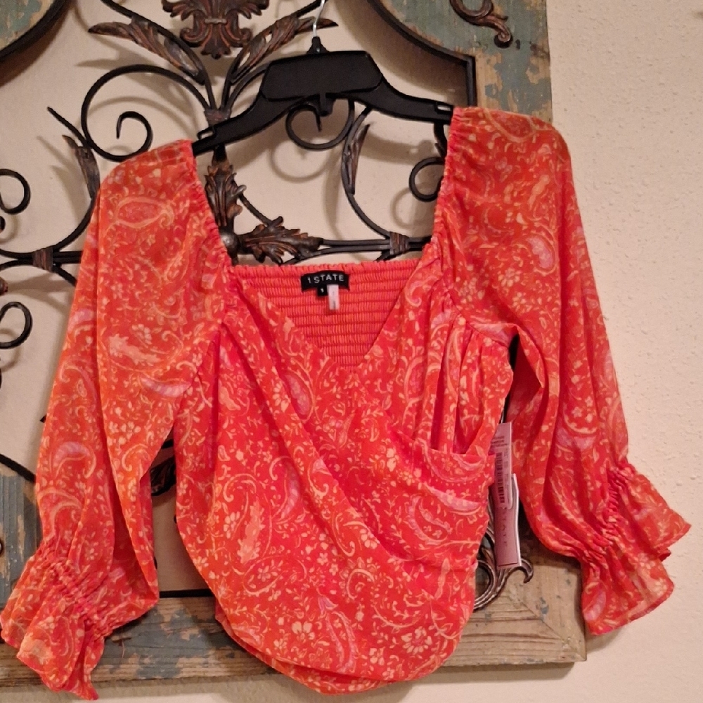 🔥🔥 HOT DEAL Orange  Crop Top Ruched Sleeves side Zip Closure. NWT Size - Picture 9 of 14